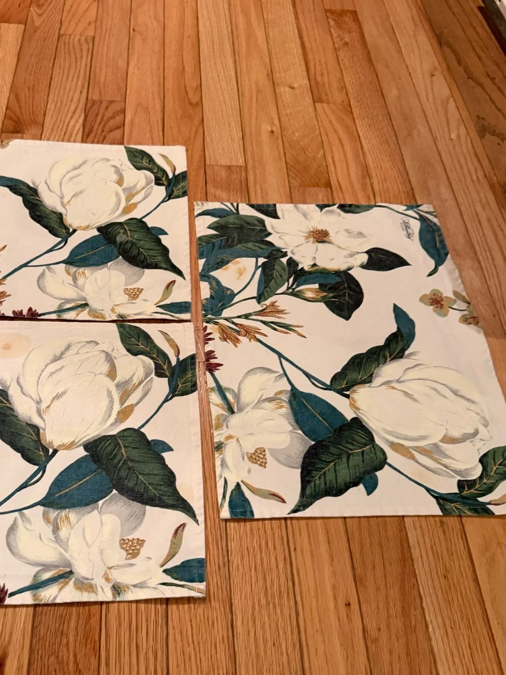 Floral Magnolia Placemat Set 8 with Teal Green Leaves